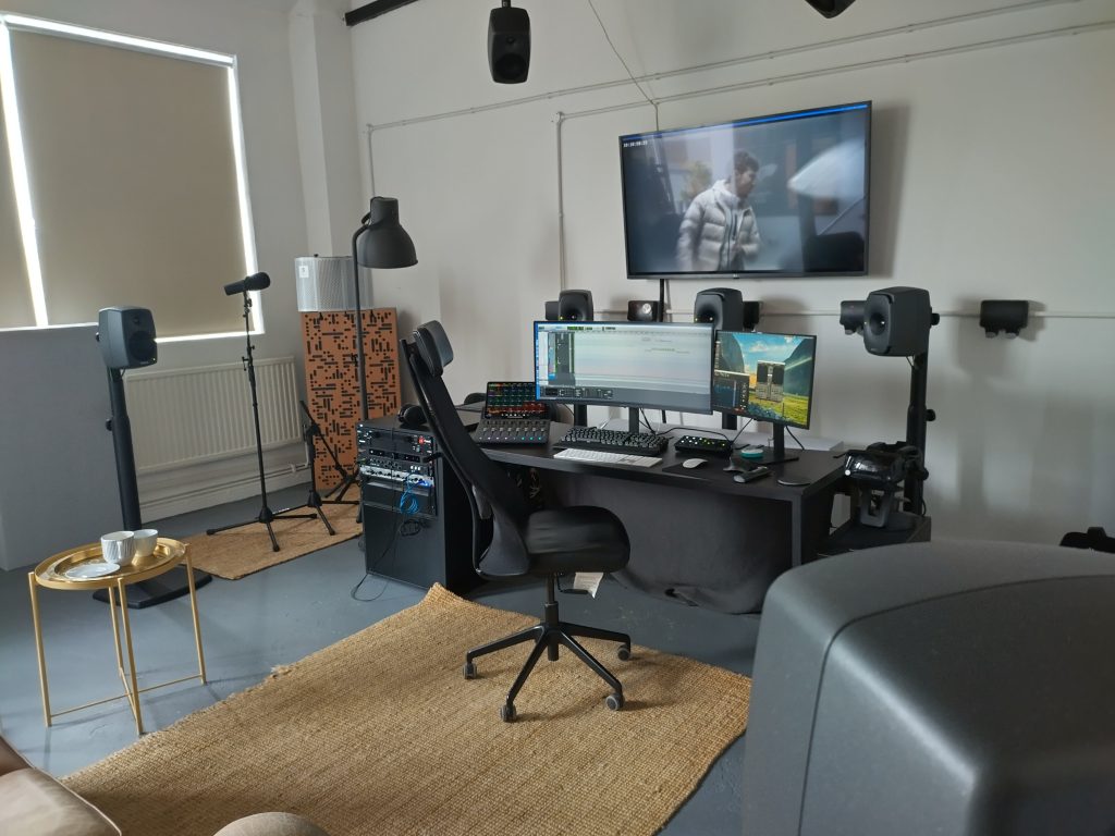 Studio 3-min